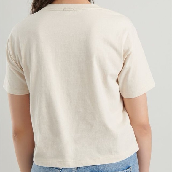 Vintage-Like Favourite Tee 🌿 - Picture 2 of 4